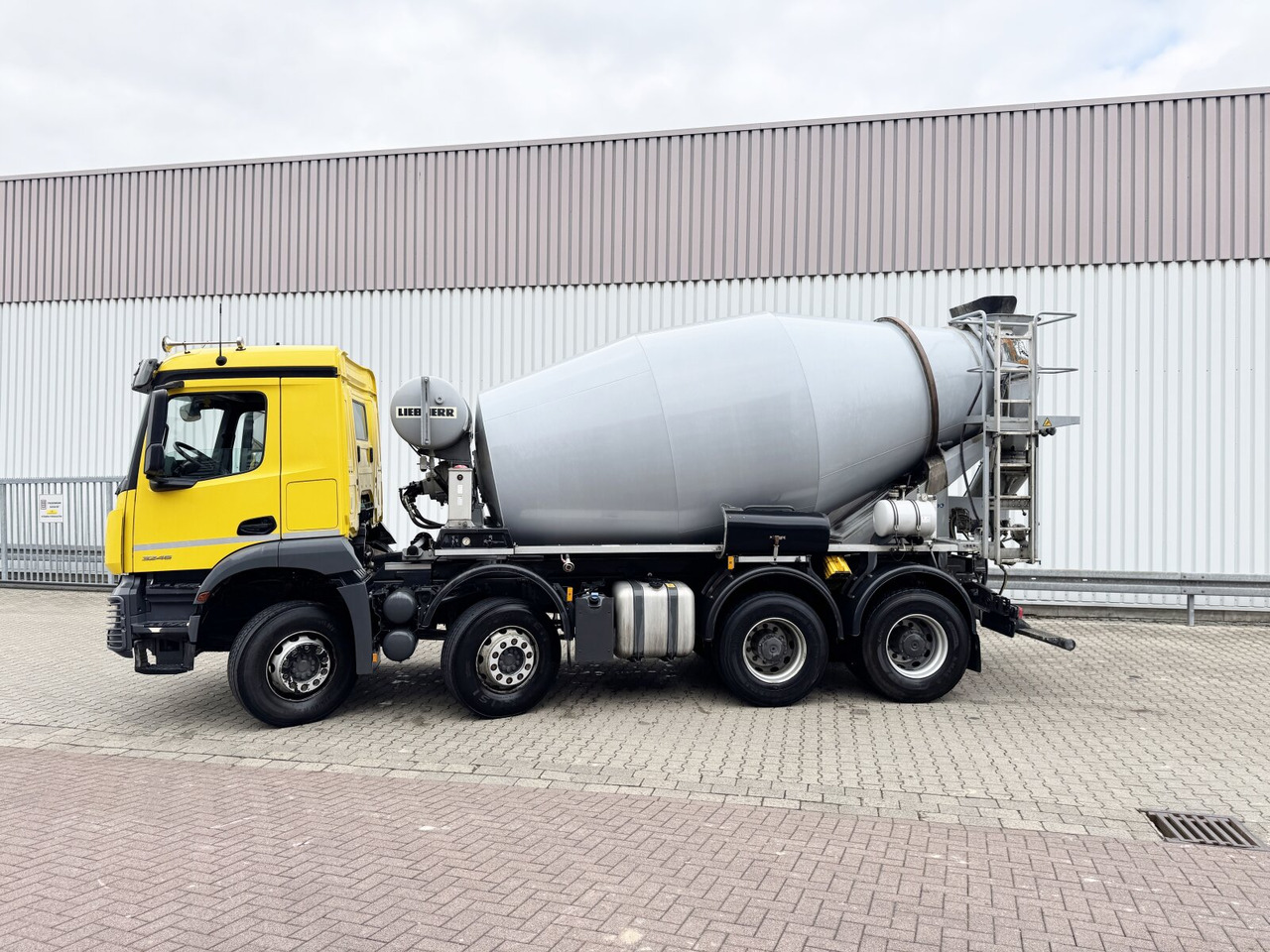 Mercedes-Benz Arocs 3246 B 8x4/4 Arocs 3246 B 8x4/4, Liebherr HTM 905 Mischer, 9m³, Multimedia Cockpit, Navi - Autobetoonisegisti: pilt 3 Mercedes-Benz Arocs 3246 B 8x4/4 Arocs 3246 B 8x4/4, Liebherr HTM 905 Mischer, 9m³, Multimedia Cockpit, Navi - Autobetoonisegisti: pilt 3