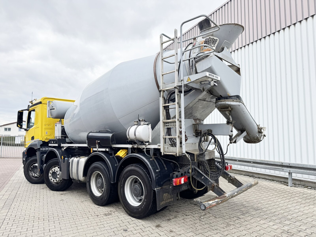 Mercedes-Benz Arocs 3246 B 8x4/4 Arocs 3246 B 8x4/4, Liebherr HTM 905 Mischer, 9m³, Multimedia Cockpit, Navi - Autobetoonisegisti: pilt 2 Mercedes-Benz Arocs 3246 B 8x4/4 Arocs 3246 B 8x4/4, Liebherr HTM 905 Mischer, 9m³, Multimedia Cockpit, Navi - Autobetoonisegisti: pilt 2
