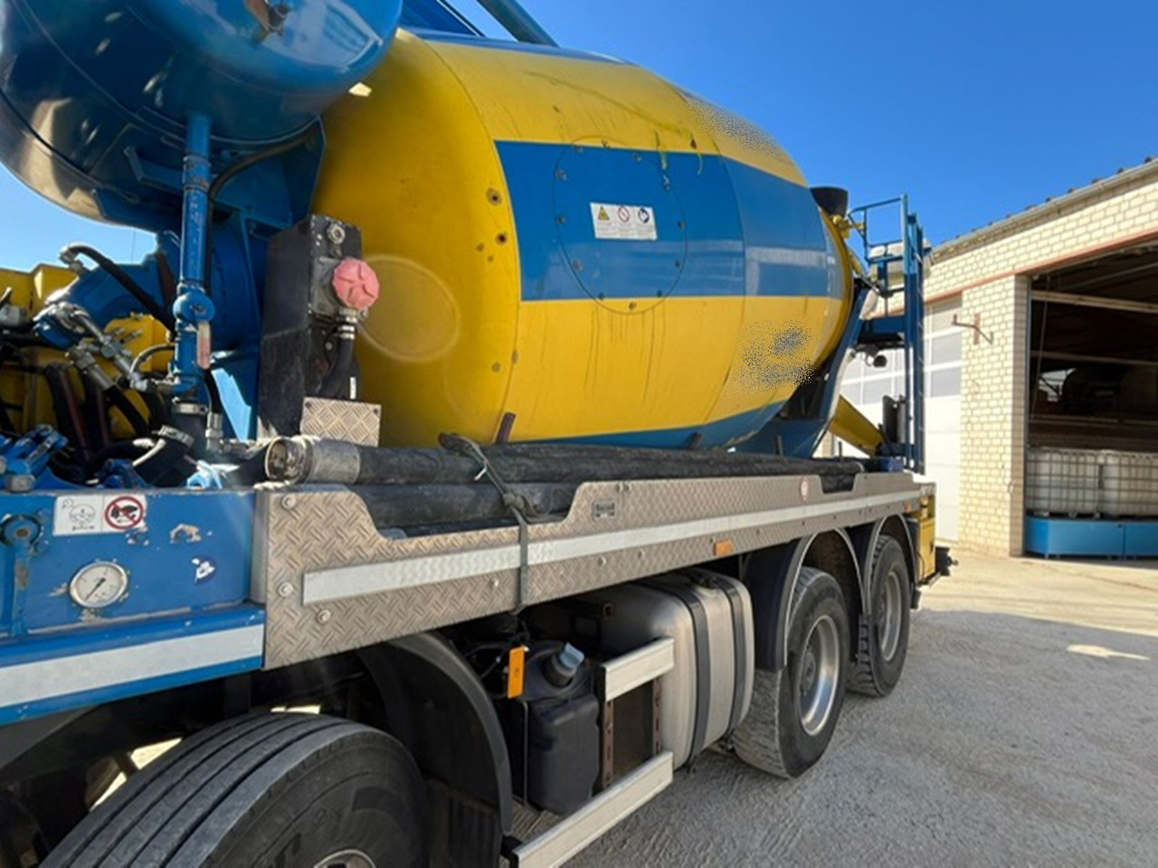 Mercedes-Benz Arocs 3246 B 8x4 Stetter Mischer 7m³, Pumpe 25m Arocs 3246 B 8x4 Stetter Mischer 7m³, Pumpe 25m - Autobetoonisegisti: pilt 5 Mercedes-Benz Arocs 3246 B 8x4 Stetter Mischer 7m³, Pumpe 25m Arocs 3246 B 8x4 Stetter Mischer 7m³, Pumpe 25m - Autobetoonisegisti: pilt 5