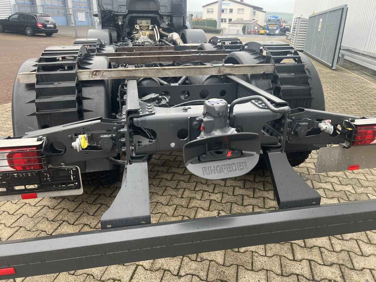 Mercedes-Benz Arocs 3251 L 8x4/4 Arocs 3251 L 8x4/4, mit Motorabtrieb C plus NA - Kabiinišassiiga veoauto: pilt 4 Mercedes-Benz Arocs 3251 L 8x4/4 Arocs 3251 L 8x4/4, mit Motorabtrieb C plus NA - Kabiinišassiiga veoauto: pilt 4