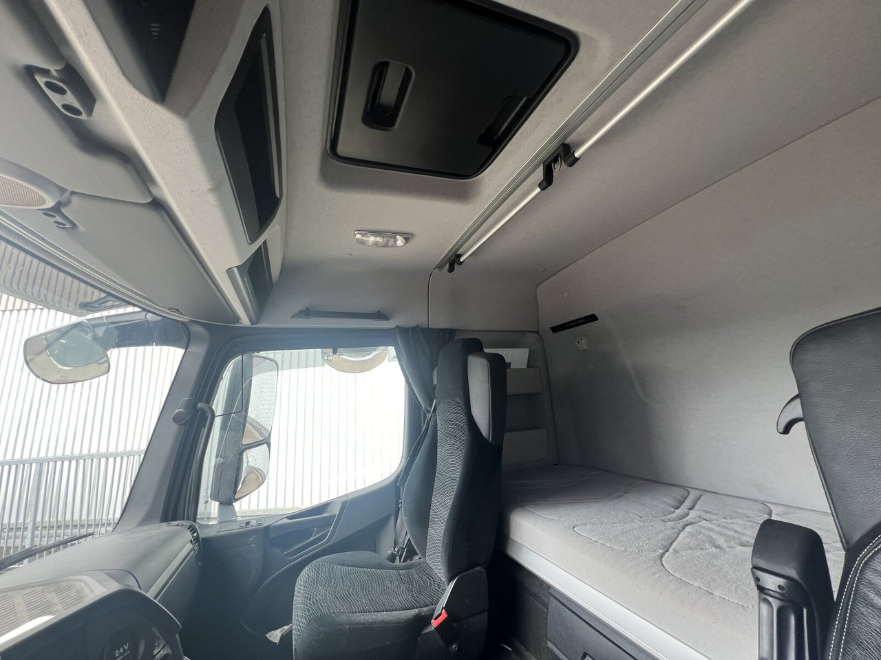 Mercedes-Benz Arocs 3253 K 8x4/4 Arocs 3253 K 8x4/4, Retarder - Konkstõstukiga veoauto: pilt 5 Mercedes-Benz Arocs 3253 K 8x4/4 Arocs 3253 K 8x4/4, Retarder - Konkstõstukiga veoauto: pilt 5