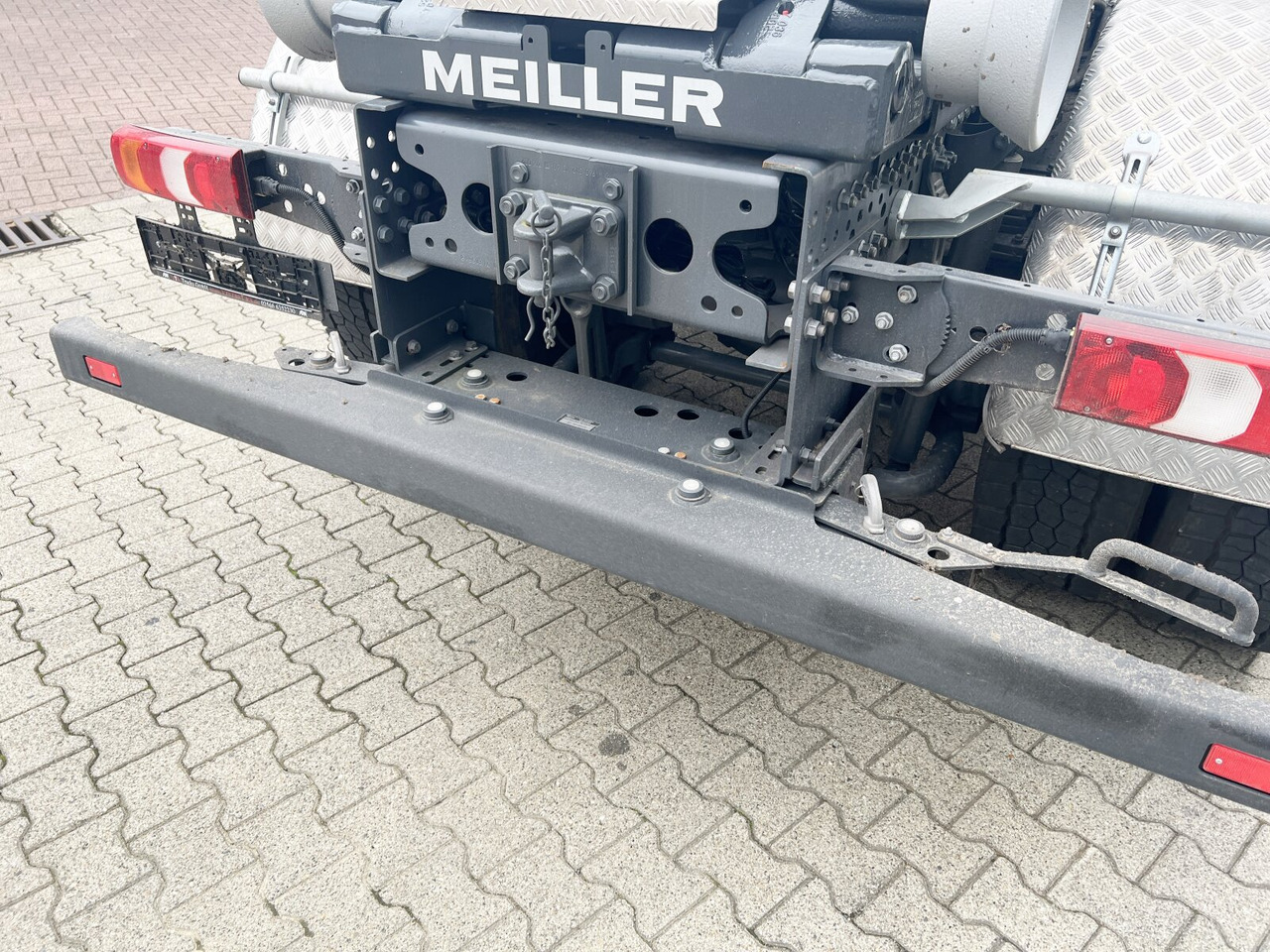 Mercedes-Benz Arocs 4142/48 8x4/4 Arocs 4142/48 8x4/4, Grounder, Meiller RS26 62-K, Funk - Konkstõstukiga veoauto: pilt 3 Mercedes-Benz Arocs 4142/48 8x4/4 Arocs 4142/48 8x4/4, Grounder, Meiller RS26 62-K, Funk - Konkstõstukiga veoauto: pilt 3