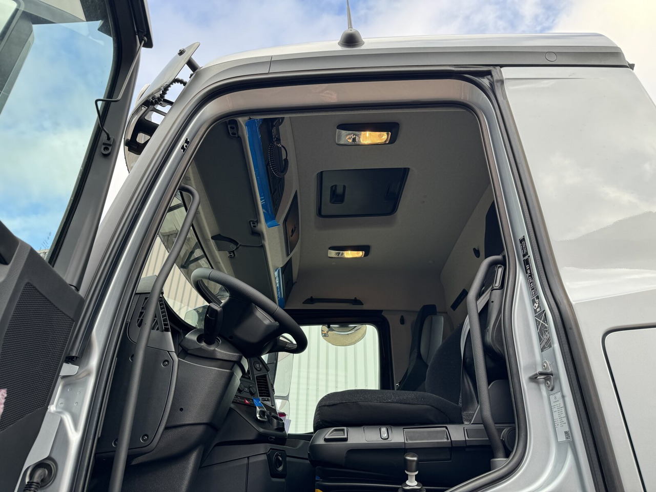 Mercedes-Benz Arocs 4148 K 8x4/4 Arocs 4148 K 8x4/4/45, Turbo-Retarder-Kupplung, Grounder - Konkstõstukiga veoauto: pilt 3 Mercedes-Benz Arocs 4148 K 8x4/4 Arocs 4148 K 8x4/4/45, Turbo-Retarder-Kupplung, Grounder - Konkstõstukiga veoauto: pilt 3