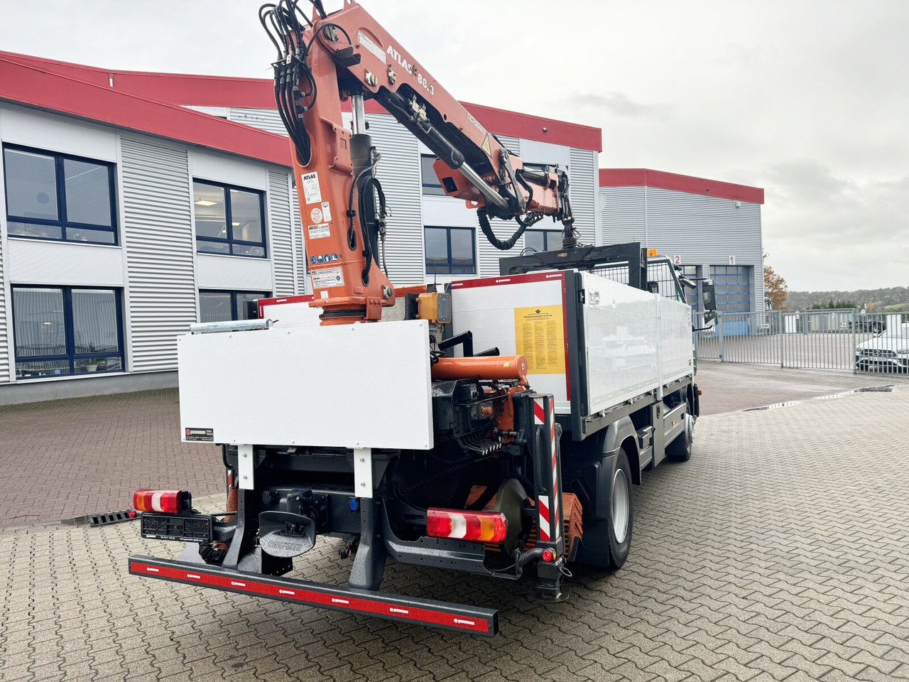 Kraanaga veoauto, Madelveok/ Platvormveok Mercedes-Benz Atego 1223 L 4x2 Atego 1223 L 4x2 mit Heckkran Atlas 88.3-A2L, Funk: pilt 11