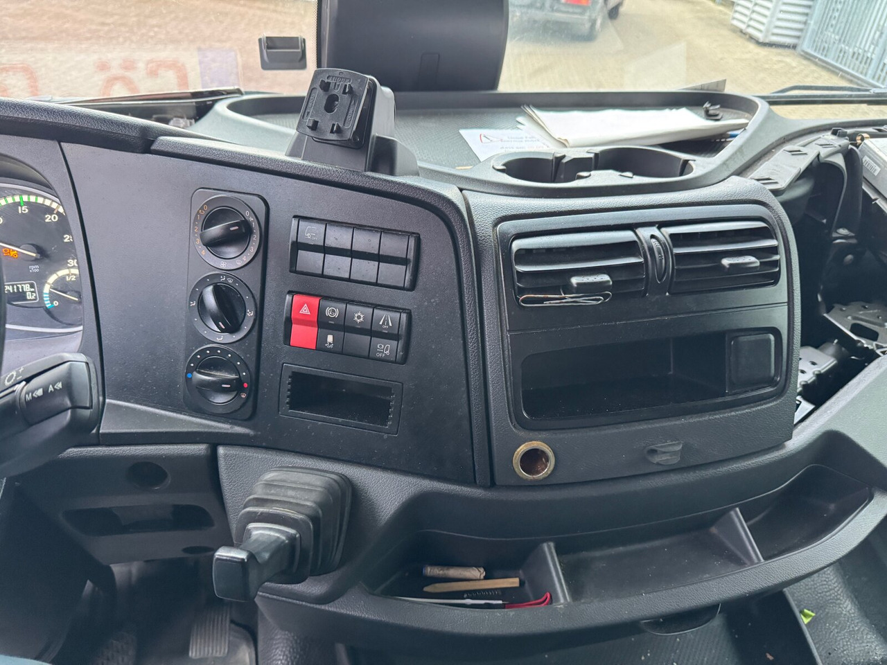 Mercedes-Benz Atego 1530 L 4x2 Atego 1530 L 4x2 mit LBW Dhollandia - Madelveok/ Platvormveok: pilt 4 Mercedes-Benz Atego 1530 L 4x2 Atego 1530 L 4x2 mit LBW Dhollandia - Madelveok/ Platvormveok: pilt 4