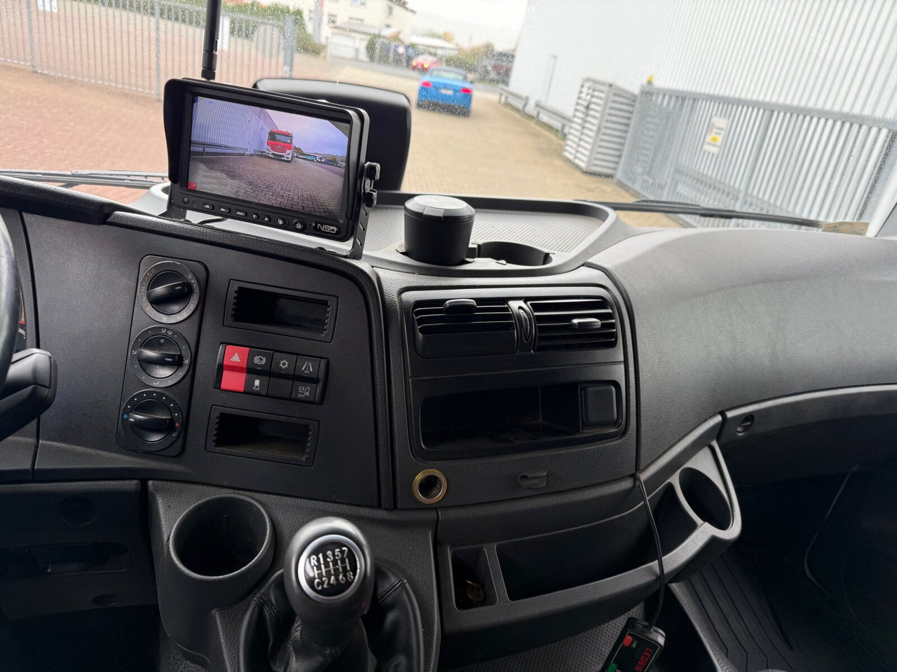 Mercedes-Benz Atego 1627 L 4x2 Atego 1627 L 4x2, 6-Zylinder, Motorabtrieb - Kabiinišassiiga veoauto: pilt 4 Mercedes-Benz Atego 1627 L 4x2 Atego 1627 L 4x2, 6-Zylinder, Motorabtrieb - Kabiinišassiiga veoauto: pilt 4