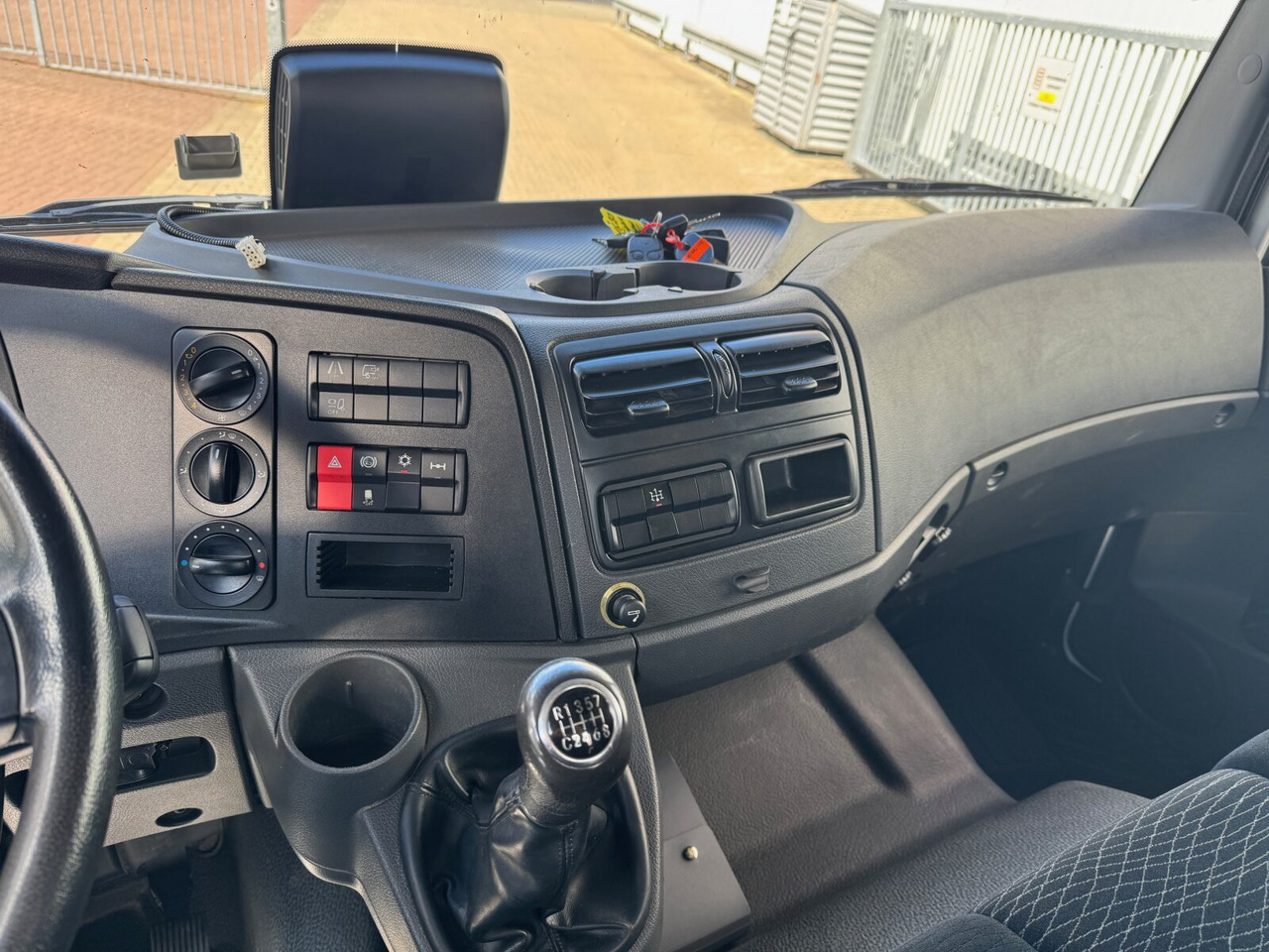 Mercedes-Benz Atego 1630 K 4x2 Atego 1630 K 4x2, 2x AHK - Kallurauto: pilt 4 Mercedes-Benz Atego 1630 K 4x2 Atego 1630 K 4x2, 2x AHK - Kallurauto: pilt 4