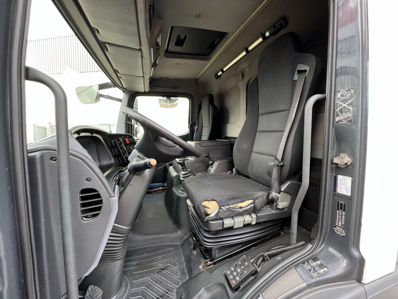 Mercedes-Benz Atego 816 L 4x2 Atego 816 L 4x2 mit LBW, 4x Vorhanden! - Kasti veoauto: pilt 4 Mercedes-Benz Atego 816 L 4x2 Atego 816 L 4x2 mit LBW, 4x Vorhanden! - Kasti veoauto: pilt 4