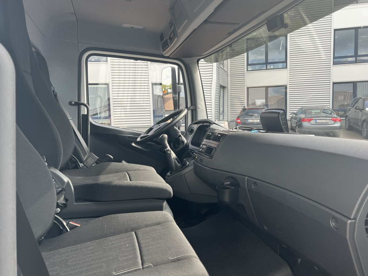 Mercedes-Benz Atego 818 K 4x2 Atego 818 K 4x2, 2x AHK, Meiller-Kipper, mehrfach Vorhanden! - Kallurauto: pilt 5 Mercedes-Benz Atego 818 K 4x2 Atego 818 K 4x2, 2x AHK, Meiller-Kipper, mehrfach Vorhanden! - Kallurauto: pilt 5