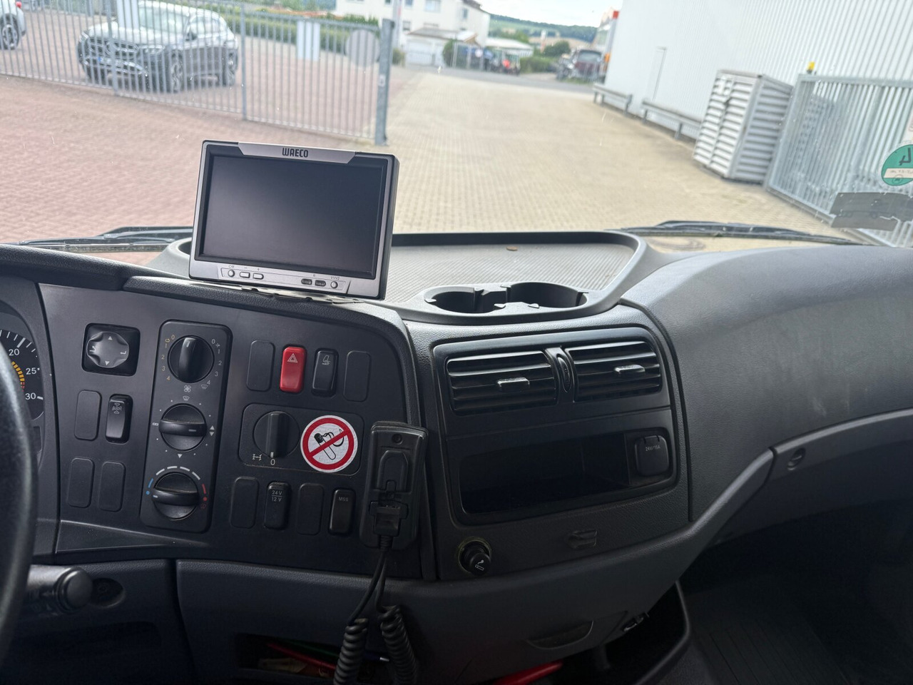 Mercedes-Benz Atego 818 L 4x2 Atego 818 L 4x2, Getränkekoffer, 2x AHK - Kasti veoauto: pilt 5 Mercedes-Benz Atego 818 L 4x2 Atego 818 L 4x2, Getränkekoffer, 2x AHK - Kasti veoauto: pilt 5