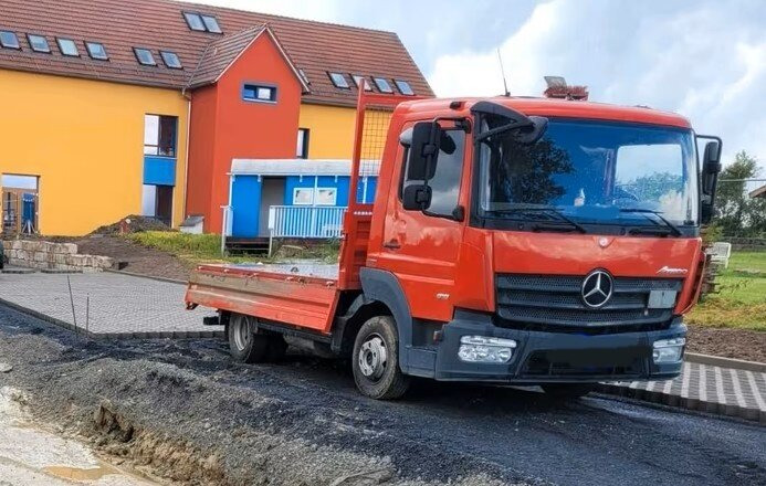 Mercedes-Benz Atego 818 LK 4x2 Atego 818 LK 4x2, Meiller-Kipper, 2 x AHK, Öl - Kallurauto: pilt 2 Mercedes-Benz Atego 818 LK 4x2 Atego 818 LK 4x2, Meiller-Kipper, 2 x AHK, Öl - Kallurauto: pilt 2