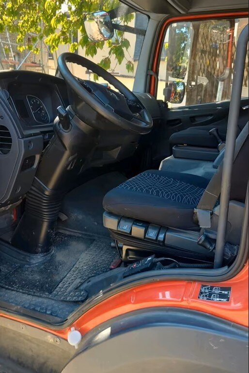 Mercedes-Benz Atego 818 LK 4x2 Atego 818 LK 4x2, Meiller-Kipper, 2 x AHK, Öl - Kallurauto: pilt 5 Mercedes-Benz Atego 818 LK 4x2 Atego 818 LK 4x2, Meiller-Kipper, 2 x AHK, Öl - Kallurauto: pilt 5