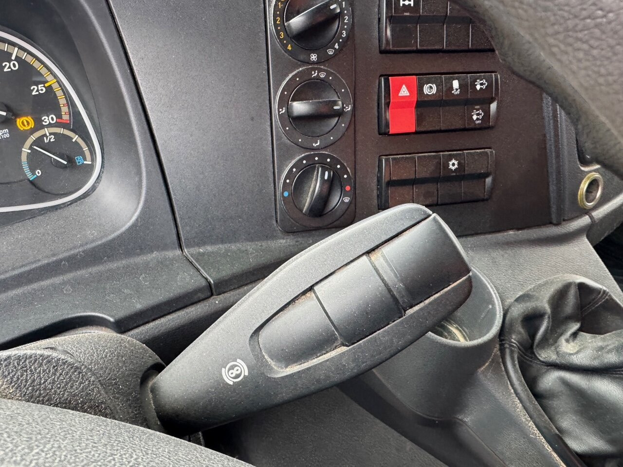 Mercedes-Benz Atego 823 K 4x2 Atego 823 K 4x2, 2x AHK - Kallurauto: pilt 5 Mercedes-Benz Atego 823 K 4x2 Atego 823 K 4x2, 2x AHK - Kallurauto: pilt 5