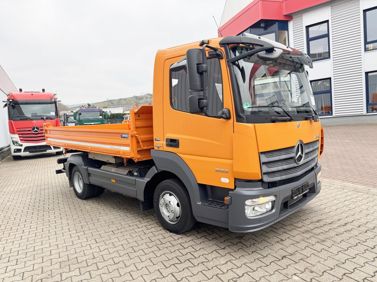 Interior photo 1: Kallurauto Mercedes-Benz Atego 823 K 4x2 Atego 823 K 4x2, 2x AHK
