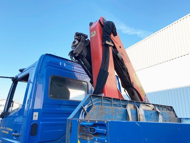 Mercedes-Benz Axor 1828 L 4x2 Axor 1828 L 4x2 mit Kran Palfinger PK 9501, Funk - Kraanaga veoauto, Madelveok/ Platvormveok: pilt 2 Mercedes-Benz Axor 1828 L 4x2 Axor 1828 L 4x2 mit Kran Palfinger PK 9501, Funk - Kraanaga veoauto, Madelveok/ Platvormveok: pilt 2