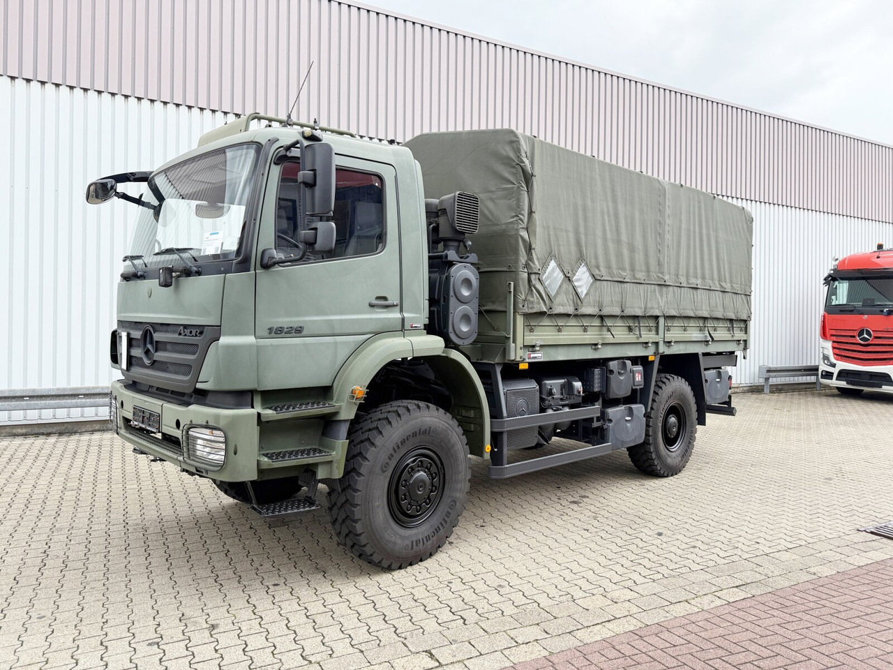 Mercedes-Benz Axor 1829 A 4x4 Axor 1829 A 4x4, Ex- - Madelveok/ Platvormveok: pilt 1 Mercedes-Benz Axor 1829 A 4x4 Axor 1829 A 4x4, Ex- - Madelveok/ Platvormveok: pilt 1