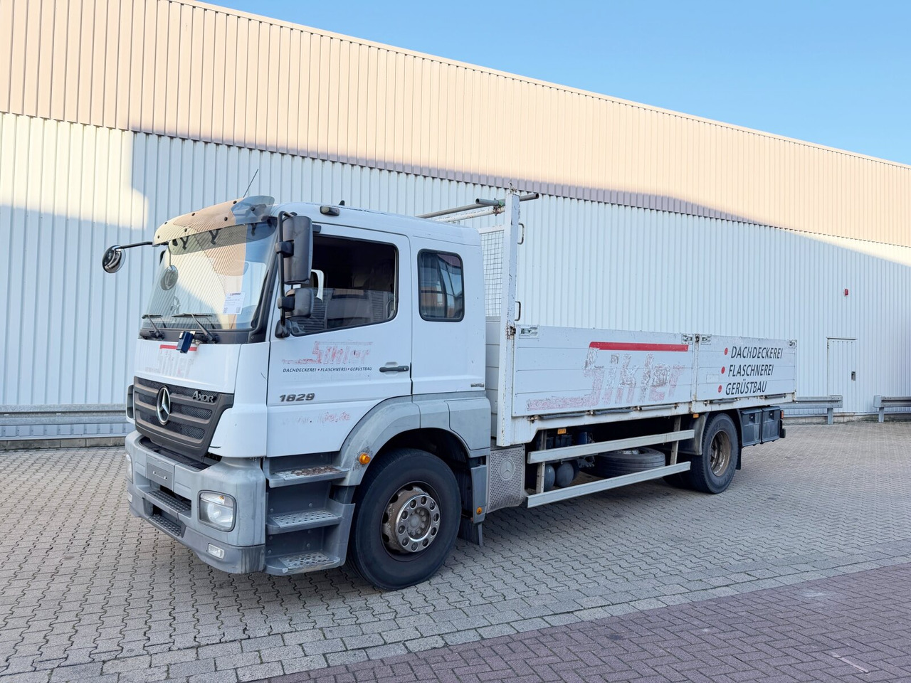 Mercedes-Benz Axor 1829 L 4x2 Axor 1829 L 4x2, 6-Sitzer - Madelveok/ Platvormveok: pilt 1 Mercedes-Benz Axor 1829 L 4x2 Axor 1829 L 4x2, 6-Sitzer - Madelveok/ Platvormveok: pilt 1