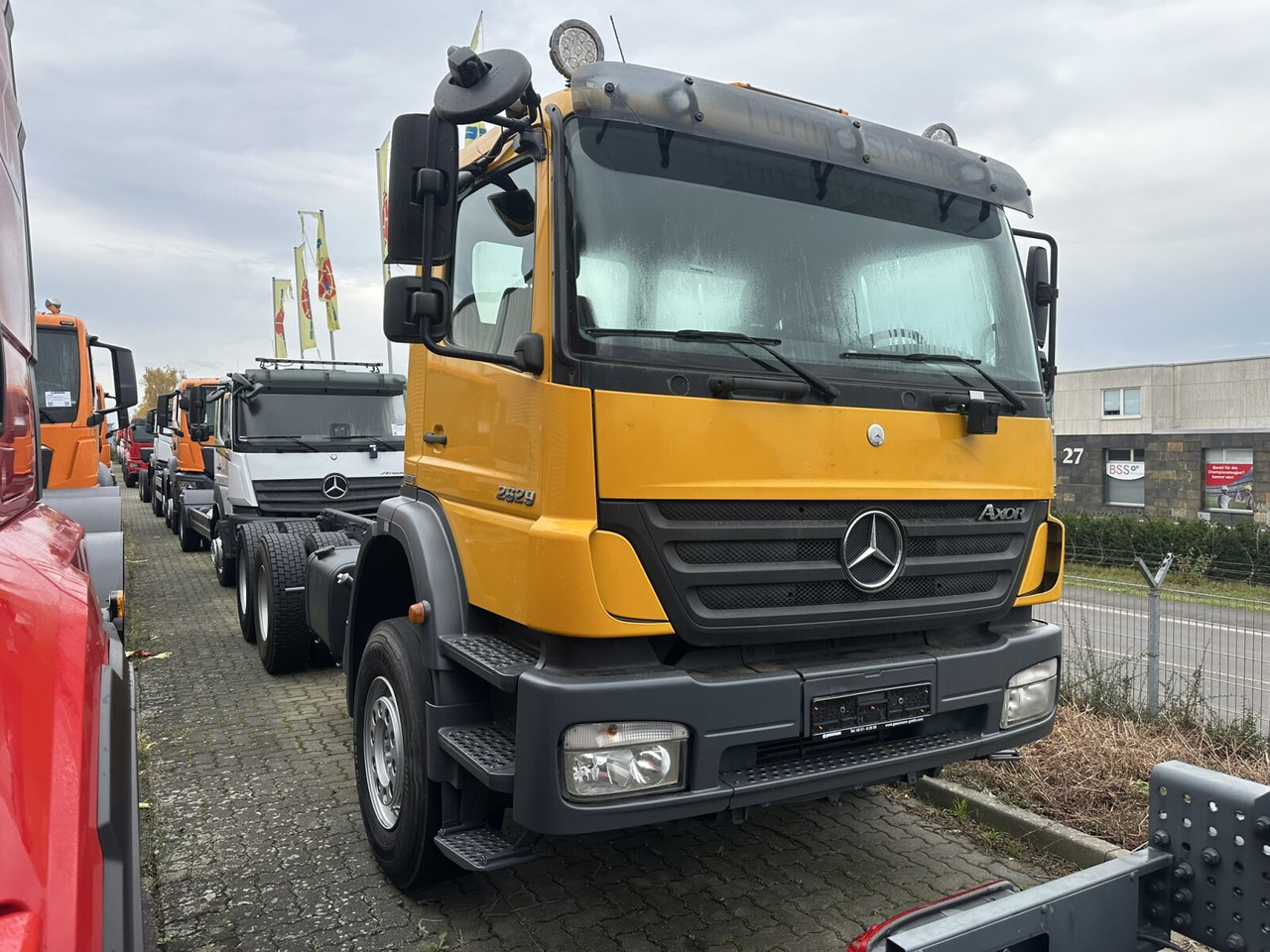 Mercedes-Benz Axor 2629 K 6x4 Axor 2629 K 6x4, PTO, Steel, Manual, 6-Zylinder - Kabiinišassiiga veoauto: pilt 1 Mercedes-Benz Axor 2629 K 6x4 Axor 2629 K 6x4, PTO, Steel, Manual, 6-Zylinder - Kabiinišassiiga veoauto: pilt 1
