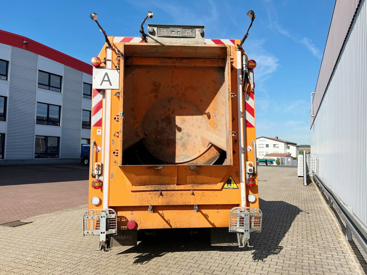 Prügiauto transporditavad ained jäätmed Mercedes-Benz Econic 2629 L/NLA 6x2/4 Econic 2629 L/NLA 6x2/4, EEV, Lenkachse, FAUN Rotopress 519L, Zöller-Schüttung: pilt 10 Prügiauto transporditavad ained jäätmed Mercedes-Benz Econic 2629 L/NLA 6x2/4 Econic 2629 L/NLA 6x2/4, EEV, Lenkachse, FAUN Rotopress 519L, Zöller-Schüttung: pilt 10