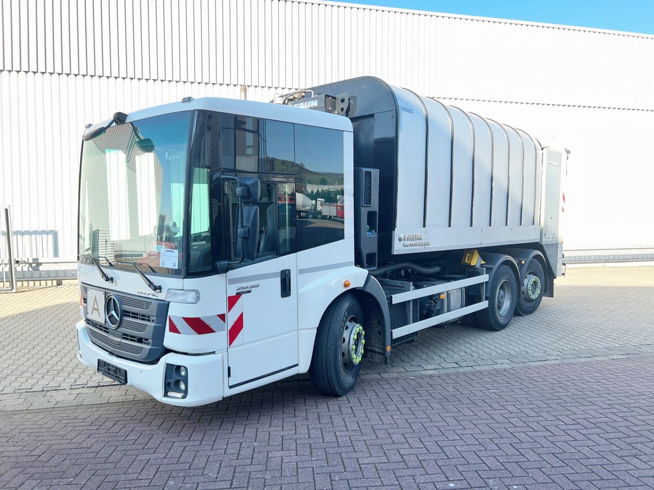 Mercedes-Benz Econic 2635 LL 6x2/4 NLA Econic 2635 LL 6x2/4 NLA, Lenkachse, FAUN Rotopress 521L, Zöller-Schüttung - Kabiinišassiiga veoauto: pilt 1 Mercedes-Benz Econic 2635 LL 6x2/4 NLA Econic 2635 LL 6x2/4 NLA, Lenkachse, FAUN Rotopress 521L, Zöller-Schüttung - Kabiinišassiiga veoauto: pilt 1