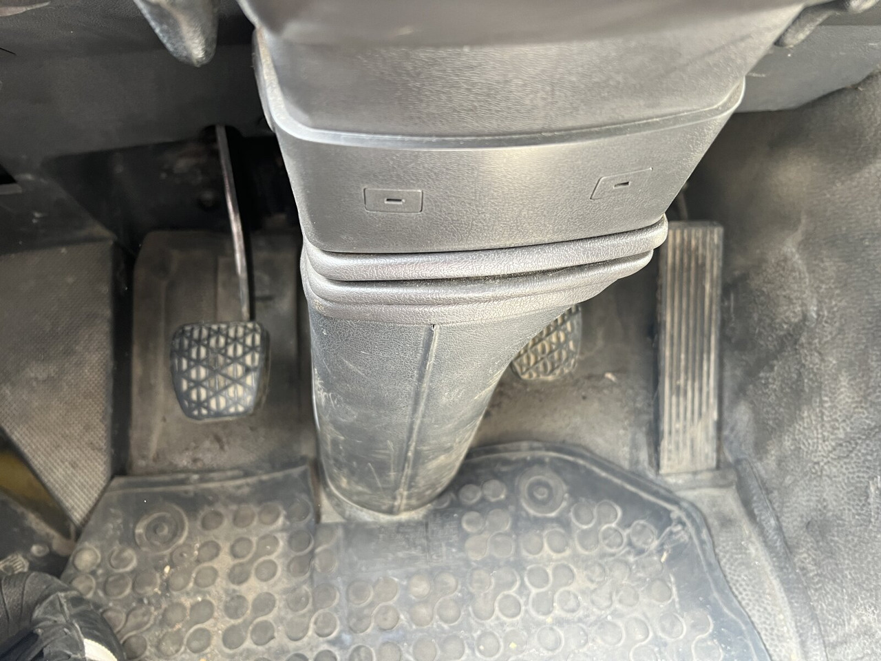 Mercedes-Benz SK II 2638/44 A 6x6 SK II 2638/44 A 6x6, V8, Retarder - Kabiinišassiiga veoauto: pilt 4 Mercedes-Benz SK II 2638/44 A 6x6 SK II 2638/44 A 6x6, V8, Retarder - Kabiinišassiiga veoauto: pilt 4