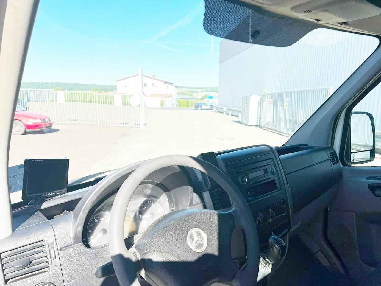 Mercedes-Benz Sprinter 209 CDI 4x2 Doka Sprinter 209 CDI 4x2 Doka - Tent tarbesõiduk, Meeskonnaauto: pilt 2 Mercedes-Benz Sprinter 209 CDI 4x2 Doka Sprinter 209 CDI 4x2 Doka - Tent tarbesõiduk, Meeskonnaauto: pilt 2