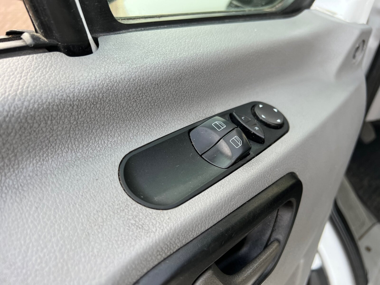 Mercedes-Benz Sprinter 313 CDI 4x2 Sprinter 313 CDI 4x2, 5x Vorhanden! - Tarbesõiduk furgoon: pilt 5 Mercedes-Benz Sprinter 313 CDI 4x2 Sprinter 313 CDI 4x2, 5x Vorhanden! - Tarbesõiduk furgoon: pilt 5