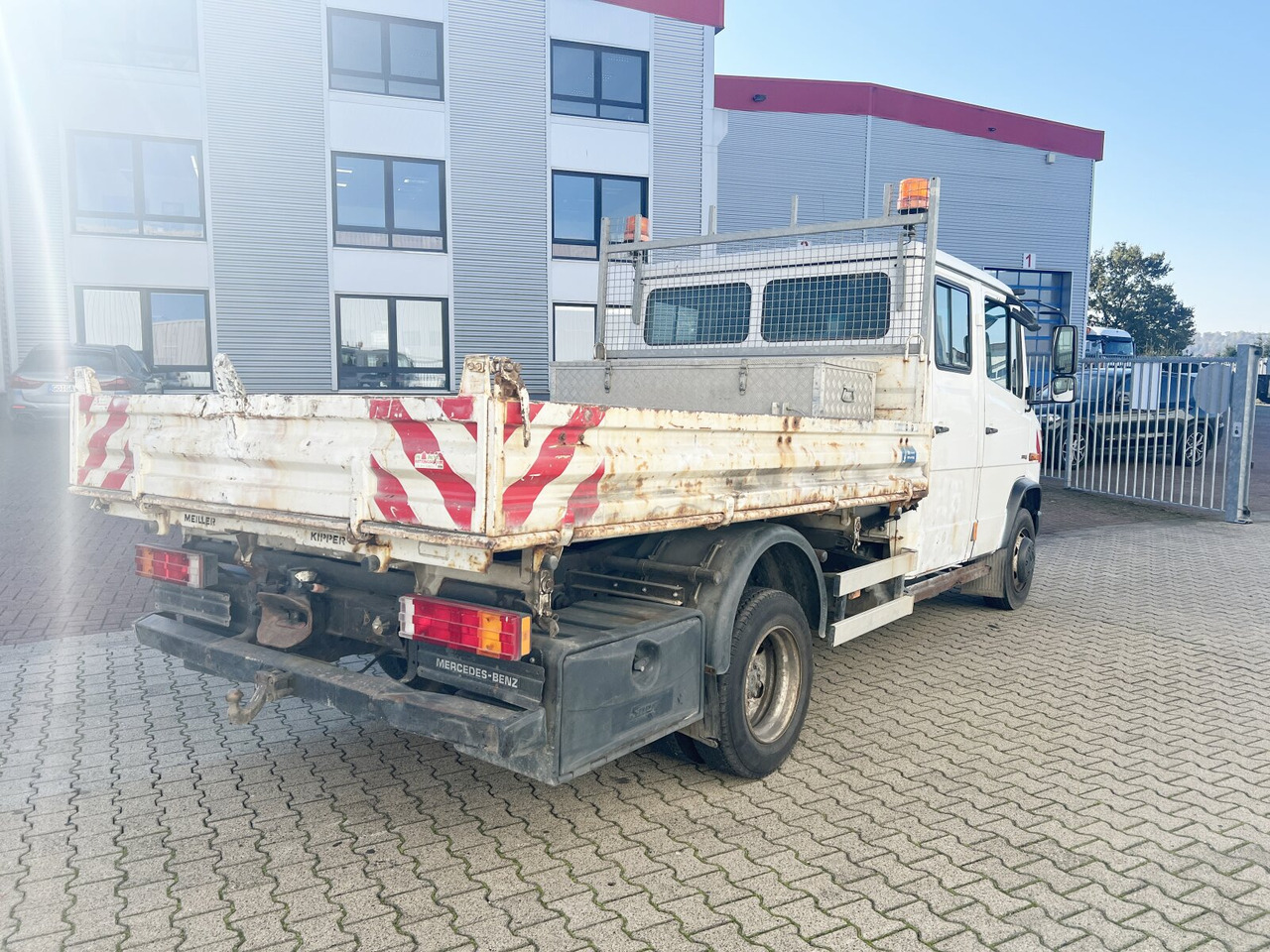 Mercedes-Benz Vario 816 D 4x2 Doka Vario 816 D 4x2 Doka, 2x AHK, Meiller Kipper - Kallurauto: pilt 3 Mercedes-Benz Vario 816 D 4x2 Doka Vario 816 D 4x2 Doka, 2x AHK, Meiller Kipper - Kallurauto: pilt 3