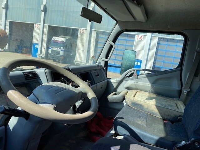 Mitsubishi Canter Fuso 7C15D 4x2 Canter Fuso 7C15D 4x2, Wasserschaden! - Kallurauto: pilt 2 Mitsubishi Canter Fuso 7C15D 4x2 Canter Fuso 7C15D 4x2, Wasserschaden! - Kallurauto: pilt 2