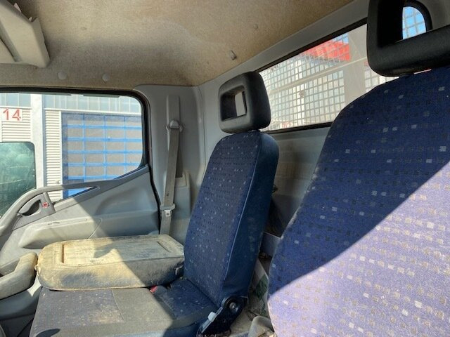 Mitsubishi Canter Fuso 7C15D 4x2 Canter Fuso 7C15D 4x2, Wasserschaden! - Kallurauto: pilt 3 Mitsubishi Canter Fuso 7C15D 4x2 Canter Fuso 7C15D 4x2, Wasserschaden! - Kallurauto: pilt 3