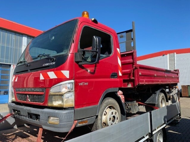Kallurauto Mitsubishi Canter Fuso 7C15D 4x2 Canter Fuso 7C15D 4x2, Wasserschaden!: pilt 6