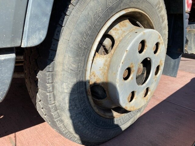 Mitsubishi Canter Fuso 7C15D 4x2 Canter Fuso 7C15D 4x2, Wasserschaden! - Kallurauto: pilt 4 Mitsubishi Canter Fuso 7C15D 4x2 Canter Fuso 7C15D 4x2, Wasserschaden! - Kallurauto: pilt 4