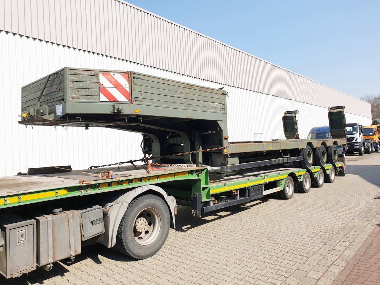 P 528/803-01 BLUMHARDT P 528/803-01, 3-Achs Satteltieflader, Ex- - Madal platvormpoolhaagis: pilt 1 P 528/803-01 BLUMHARDT P 528/803-01, 3-Achs Satteltieflader, Ex- - Madal platvormpoolhaagis: pilt 1