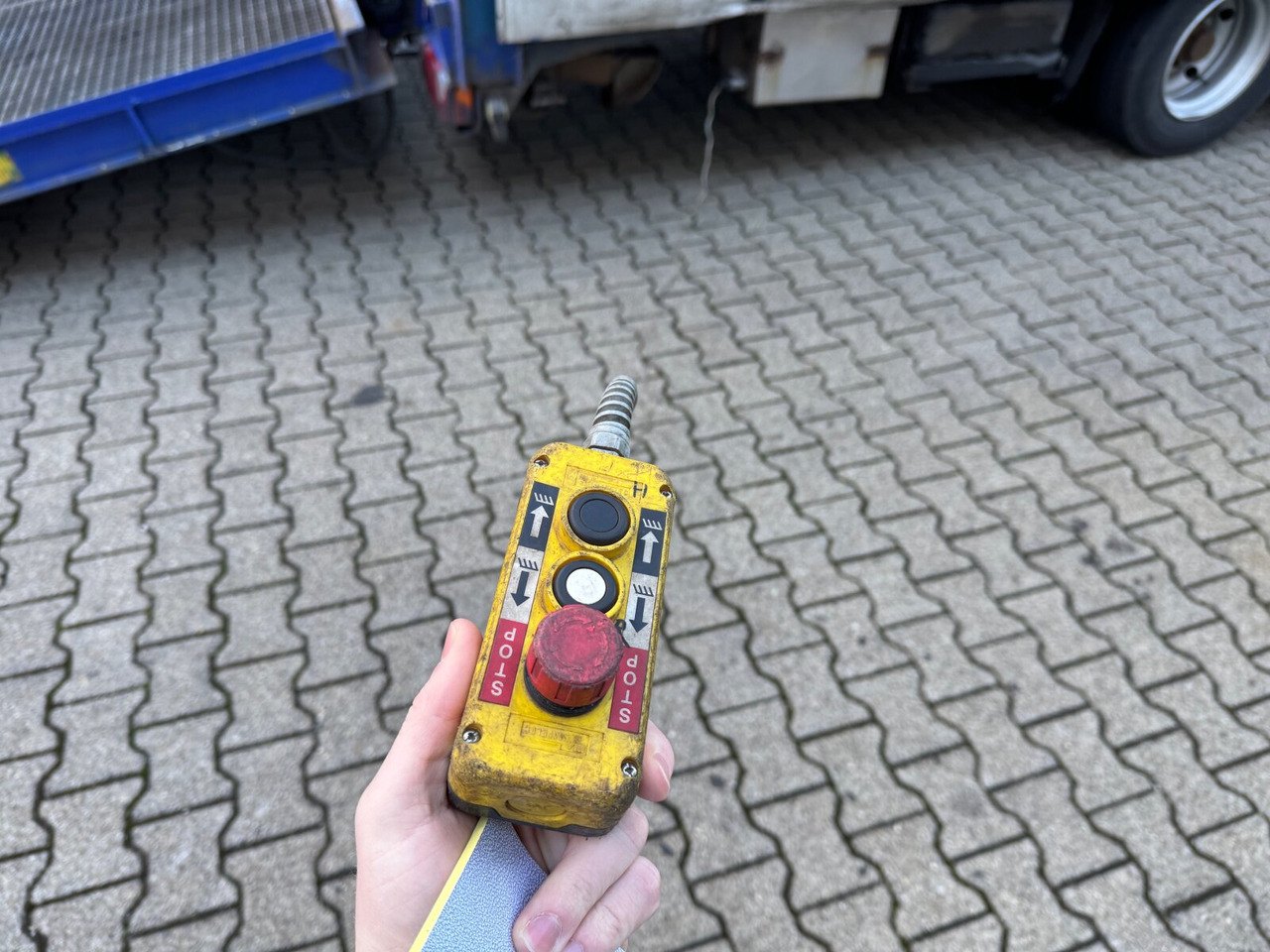 Renders NS4L32 NS4L32, Seilwinde, Edscha, hydr. Auffahrrampe - Poolhaagis: pilt 5 Renders NS4L32 NS4L32, Seilwinde, Edscha, hydr. Auffahrrampe - Poolhaagis: pilt 5