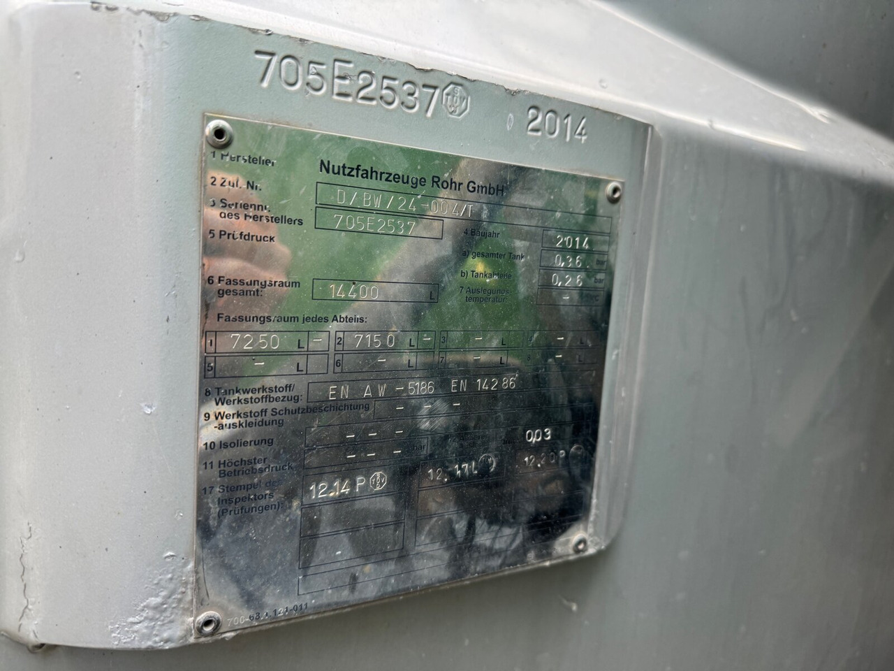 R450 4x2 R450 4x2, Retarder, ADR, Rohr Tank, ca. 14400l - Tsisternauto: pilt 5 R450 4x2 R450 4x2, Retarder, ADR, Rohr Tank, ca. 14400l - Tsisternauto: pilt 5