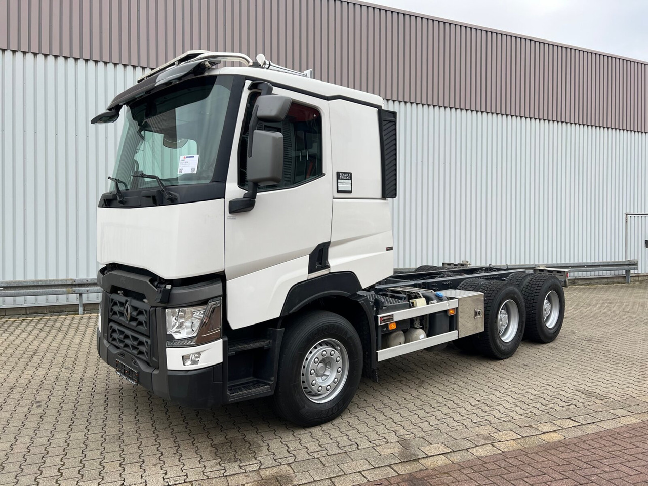Renault C 520 6x4 C 520 6x4, Retarder, Nebenantrieb - Kabiinišassiiga veoauto: pilt 1 Renault C 520 6x4 C 520 6x4, Retarder, Nebenantrieb - Kabiinišassiiga veoauto: pilt 1
