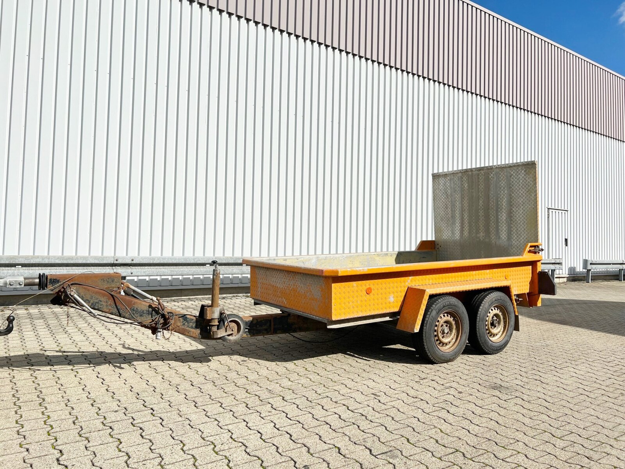STB 300/30B STB 300/30B - Ehitustehnika haagis: pilt 1 STB 300/30B STB 300/30B - Ehitustehnika haagis: pilt 1