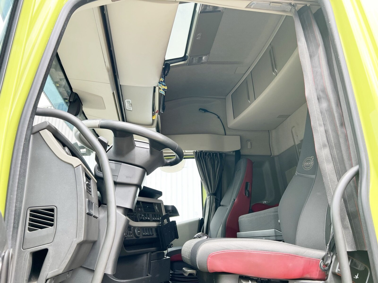 FH 460 4x2 FH 460 4x2, Retarder, Low-Liner, Voll-Luft gefedert - Sadulveok: pilt 2 FH 460 4x2 FH 460 4x2, Retarder, Low-Liner, Voll-Luft gefedert - Sadulveok: pilt 2