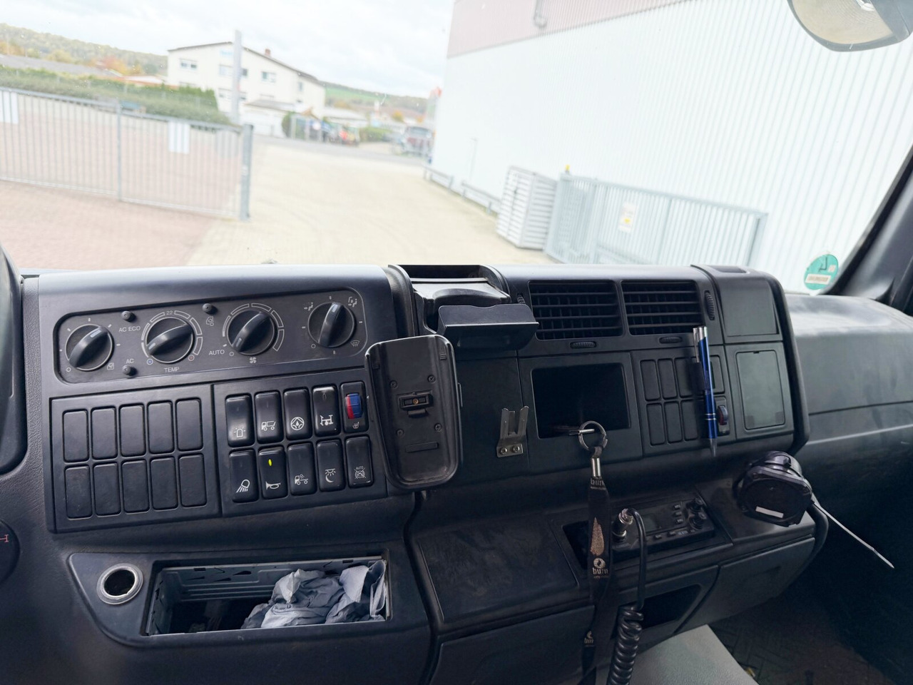 MAN TGA 18.440 4x4 BL TGA 18.440 4x4 BL, Hydraulik - Sadulveok: pilt 4 MAN TGA 18.440 4x4 BL TGA 18.440 4x4 BL, Hydraulik - Sadulveok: pilt 4