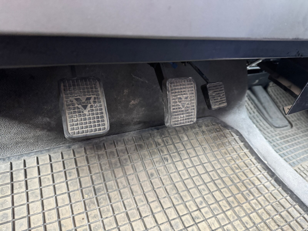 MAN TGX 18.360 4x2 BLS TGX 18.360 4x2 BLS, Fahrschulausstattung - Sadulveok: pilt 2 MAN TGX 18.360 4x2 BLS TGX 18.360 4x2 BLS, Fahrschulausstattung - Sadulveok: pilt 2