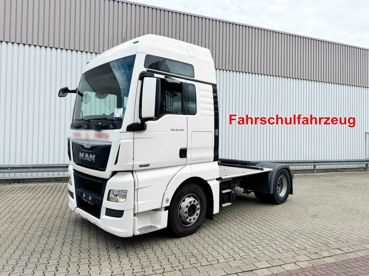 MAN TGX 18.400 4X2 BLS TGX 18.400 4X2 BLS, Fahrschule, 5 Sitzer - Sadulveok: pilt 1 MAN TGX 18.400 4X2 BLS TGX 18.400 4X2 BLS, Fahrschule, 5 Sitzer - Sadulveok: pilt 1