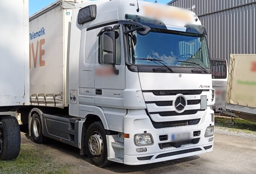 Mercedes-Benz Actros 1841 LS 4x2 Actros 1841/44 LS 4x2, Retarder, MegaSpace, Bi-Xenon, Ex-Fahrschule - Sadulveok: pilt 1 Mercedes-Benz Actros 1841 LS 4x2 Actros 1841/44 LS 4x2, Retarder, MegaSpace, Bi-Xenon, Ex-Fahrschule - Sadulveok: pilt 1