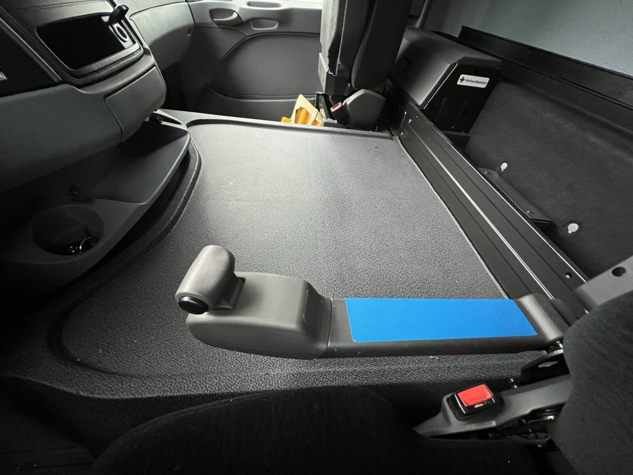 Mercedes-Benz Actros 2141 K 4x2 Actros 2141 K 4x2 - Sadulveok: pilt 3 Mercedes-Benz Actros 2141 K 4x2 Actros 2141 K 4x2 - Sadulveok: pilt 3