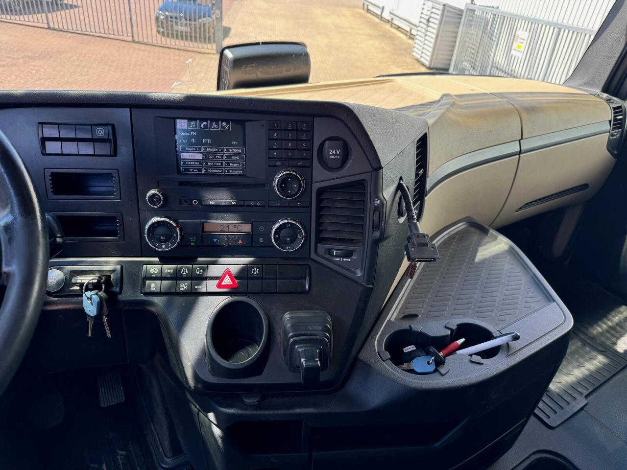 Mercedes-Benz Arocs 1842 LS 4x2 Arocs 1842 LS 4x2, Retarder, StreamSpace, Hydraulik - Sadulveok: pilt 4 Mercedes-Benz Arocs 1842 LS 4x2 Arocs 1842 LS 4x2, Retarder, StreamSpace, Hydraulik - Sadulveok: pilt 4