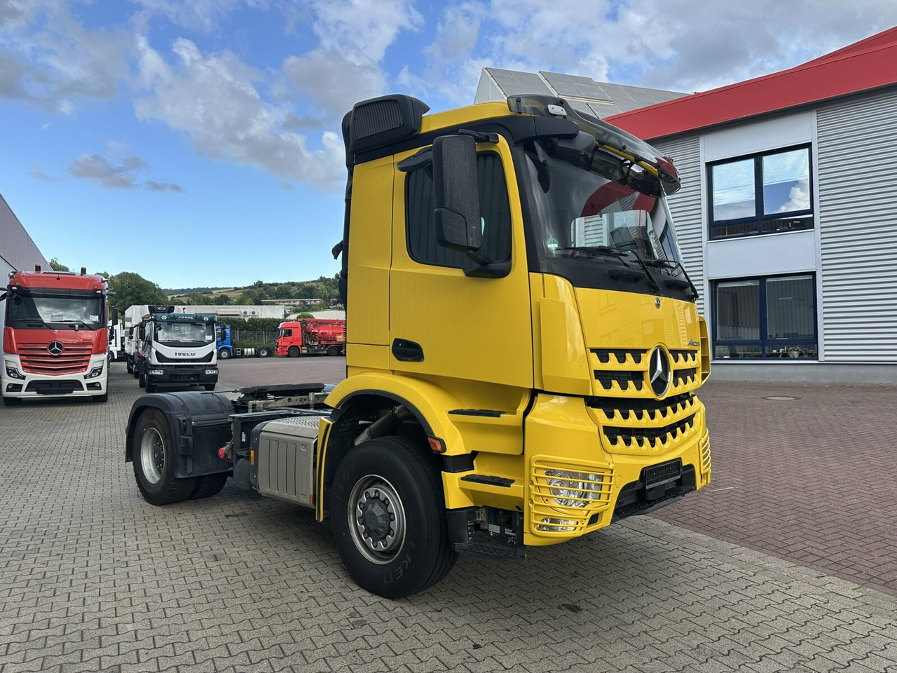 Sadulveok Mercedes-Benz Arocs 1851 LS 4x4 HAD Arocs 1851 LS 4x4 HAD, Hydraulik, Navi, MultimediaCockpit: pilt 9