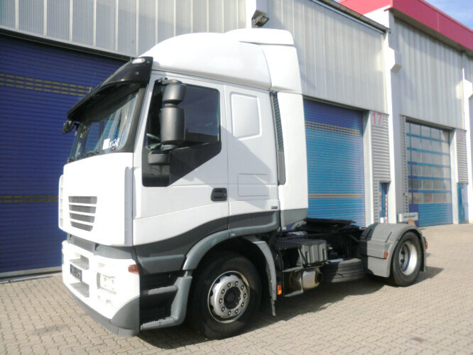 Stralis 440S45T/P 4x2 Stralis 440S45T/P 4x2 - Sadulveok: pilt 1 Stralis 440S45T/P 4x2 Stralis 440S45T/P 4x2 - Sadulveok: pilt 1