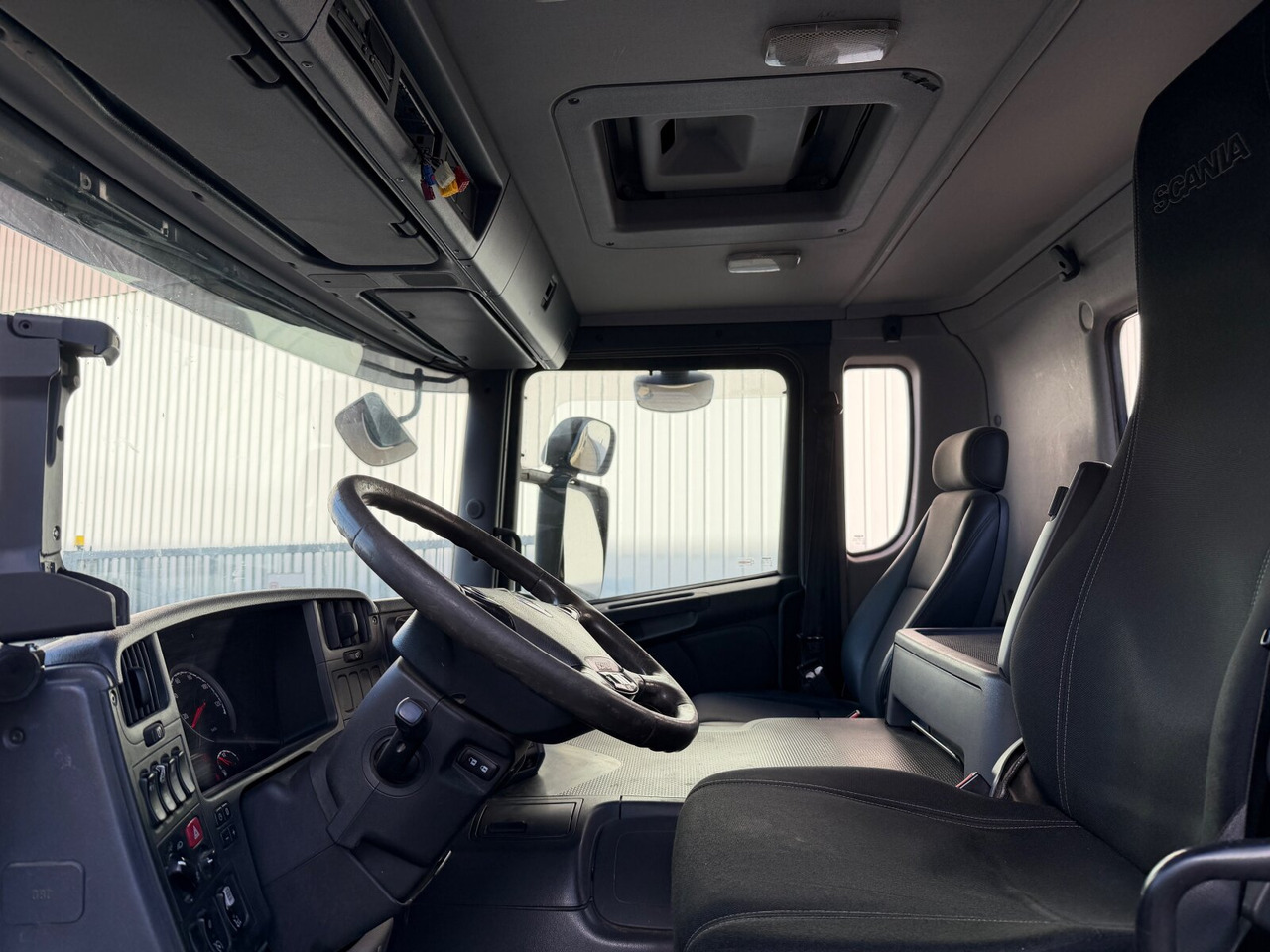 Scania P 320/400 6x2-4 P 320/400 6x2-4, Lenk-/Liftachse, Tele-Absetzanlage, Funk - Nöörtõstukiga veoauto: pilt 3 Scania P 320/400 6x2-4 P 320/400 6x2-4, Lenk-/Liftachse, Tele-Absetzanlage, Funk - Nöörtõstukiga veoauto: pilt 3