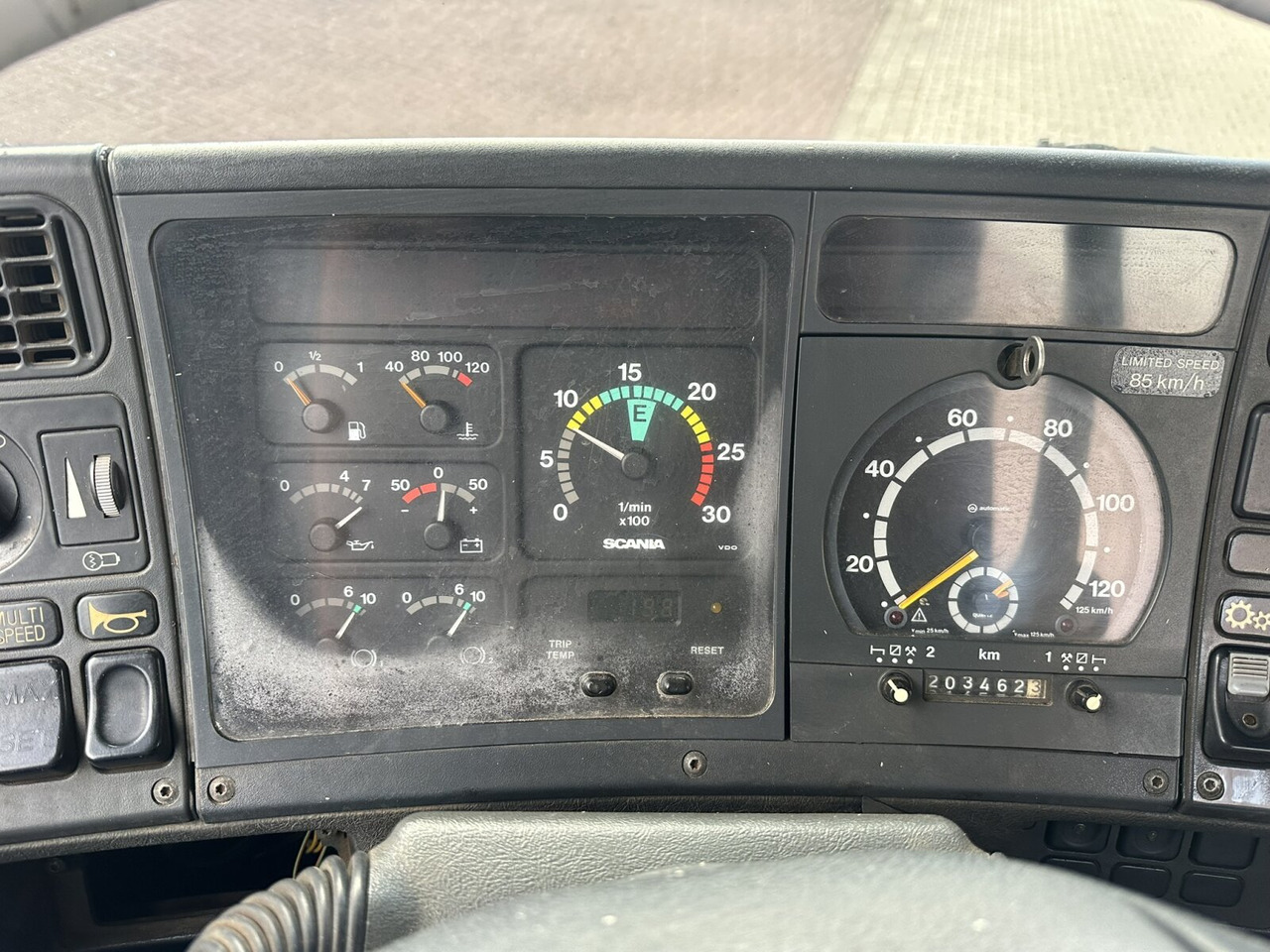 Scania P93 HK 250 6x4L P93 HK 250 6x4L, Abrollkipper - Konkstõstukiga veoauto: pilt 5 Scania P93 HK 250 6x4L P93 HK 250 6x4L, Abrollkipper - Konkstõstukiga veoauto: pilt 5