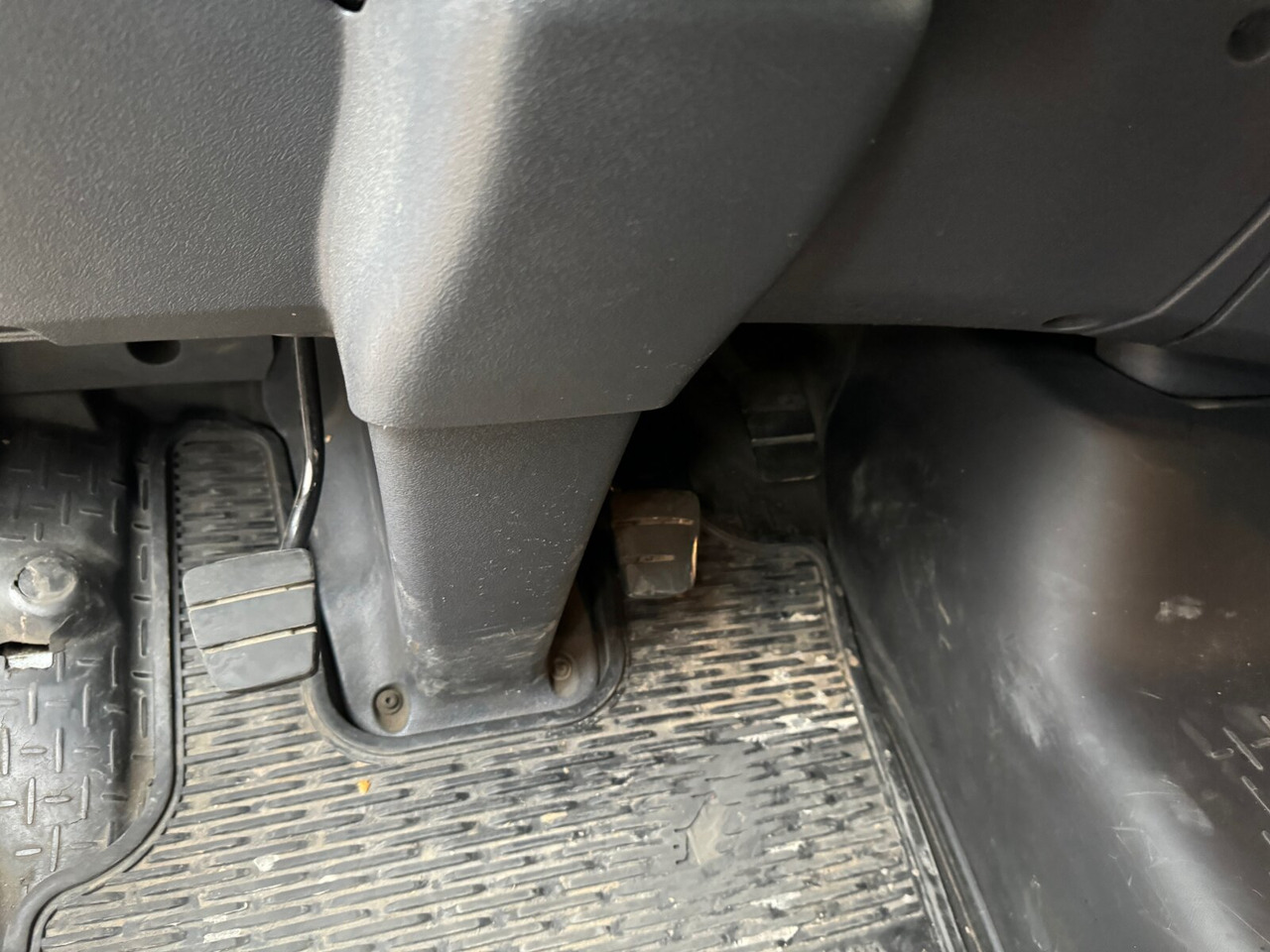 Scania R380 DB 4x2 MNA R380 DB 4x2 MNA, Platz für Heckkran, 2x AHK - Kraanaga veoauto, Madelveok/ Platvormveok: pilt 2 Scania R380 DB 4x2 MNA R380 DB 4x2 MNA, Platz für Heckkran, 2x AHK - Kraanaga veoauto, Madelveok/ Platvormveok: pilt 2