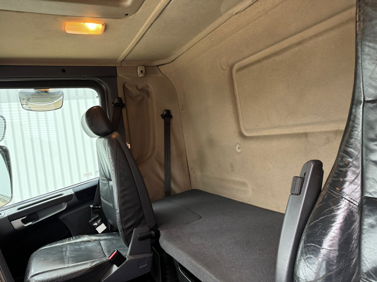 Scania R380 DB 4x2 MNA R380 DB 4x2 MNA, Platz für Heckkran, 2x AHK - Kraanaga veoauto, Madelveok/ Platvormveok: pilt 3 Scania R380 DB 4x2 MNA R380 DB 4x2 MNA, Platz für Heckkran, 2x AHK - Kraanaga veoauto, Madelveok/ Platvormveok: pilt 3